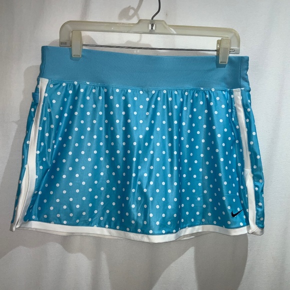 Nike Skort Size M Fit Dry Pull On Activewear Skirt with shorts Polka dot - Picture 1 of 6